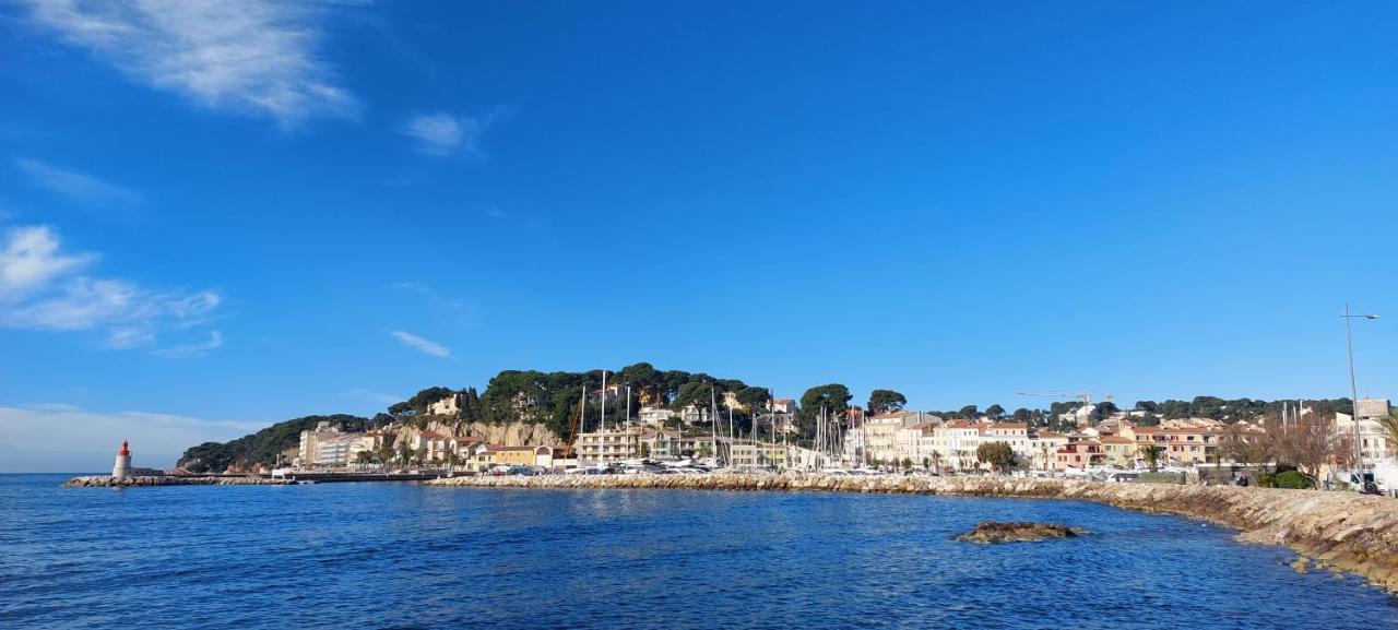 Grand T3 Lumineux Spacieux Propre, Tout Confort, Parking, Ascenseur, Emplacement Central Unique, Port-Commerces-Mer Et Plages A Pied, Location Du Samedi Au Samedi Sanary-sur-Mer Buitenkant foto