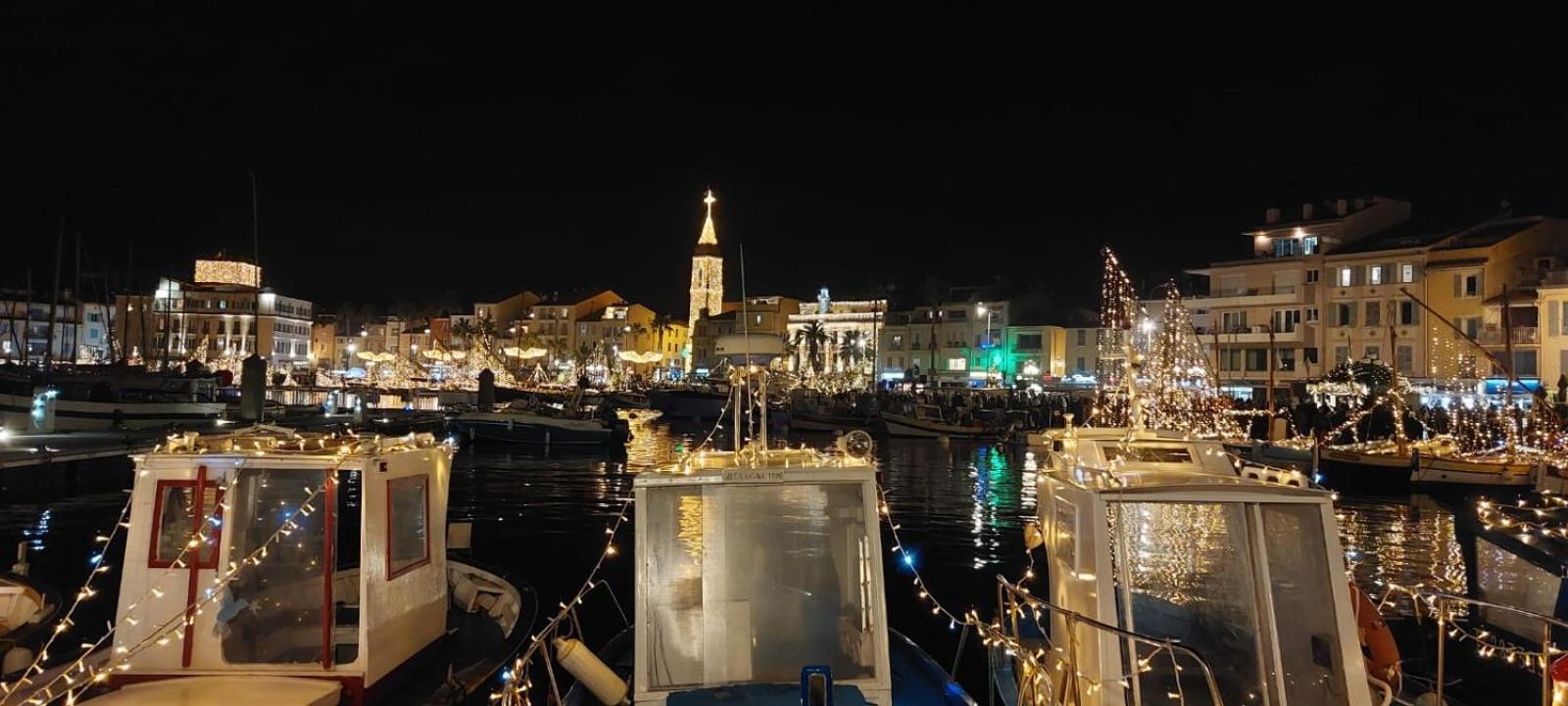 Grand T3 Lumineux Spacieux Propre, Tout Confort, Parking, Ascenseur, Emplacement Central Unique, Port-Commerces-Mer Et Plages A Pied, Location Du Samedi Au Samedi Sanary-sur-Mer Buitenkant foto