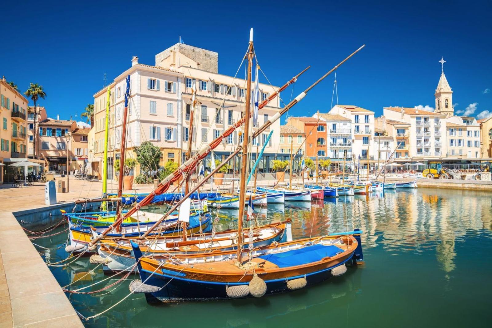 Grand T3 Lumineux Spacieux Propre, Tout Confort, Parking, Ascenseur, Emplacement Central Unique, Port-Commerces-Mer Et Plages A Pied, Location Du Samedi Au Samedi Sanary-sur-Mer Buitenkant foto